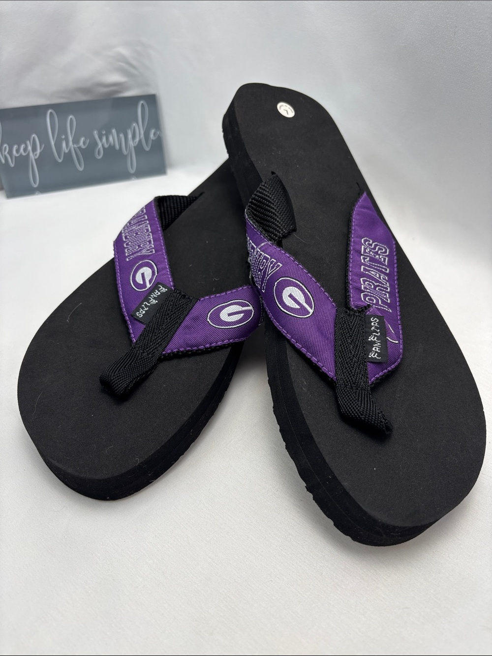 Granbury‎ Texas Unisex L Pirates Purple Logo Flip Flop Sandals - Black Sole #391